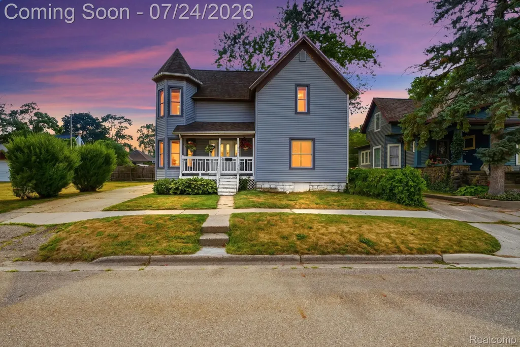 205 N Mackinaw Street Durand City MI 48429