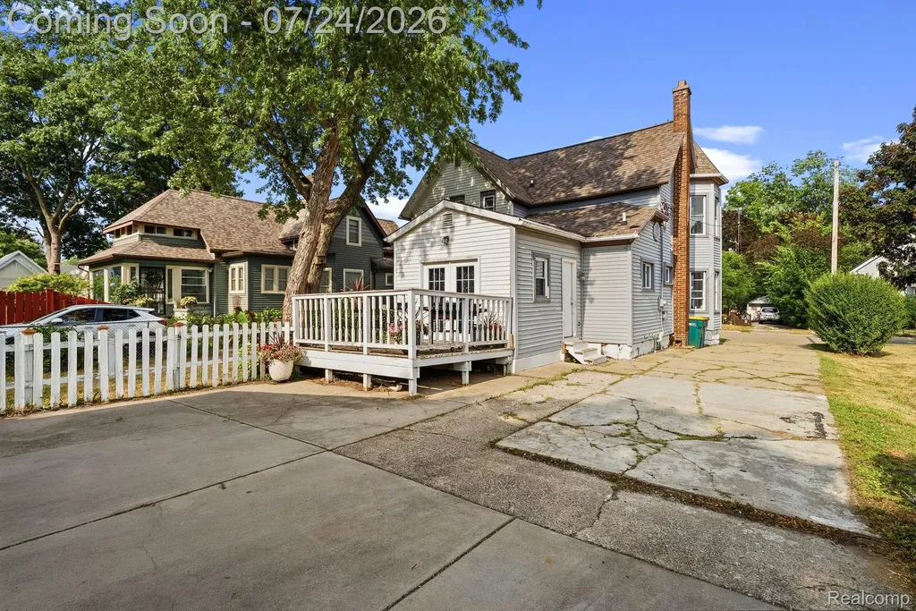 205 N Mackinaw Street Durand City MI 48429