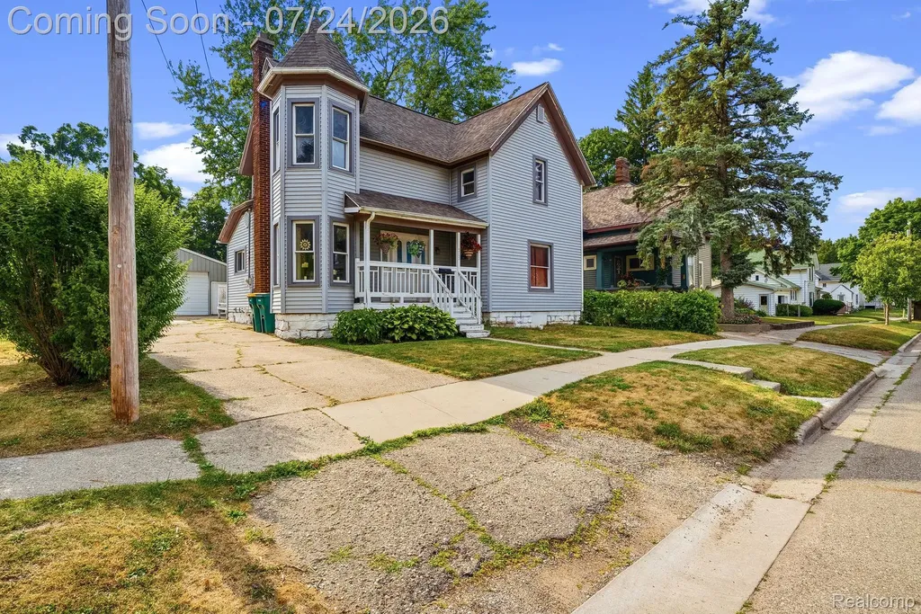 205 N Mackinaw Street Durand City MI 48429