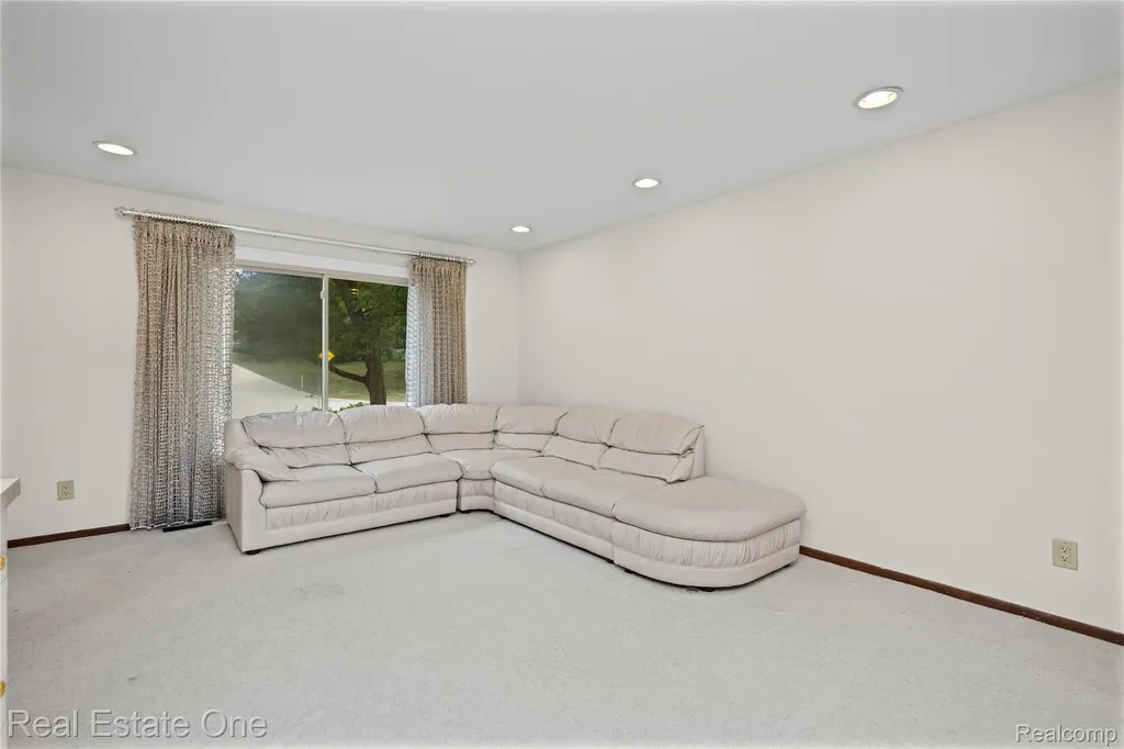 33615 Heritage Hills Drive Farmington Hills City MI 48331
