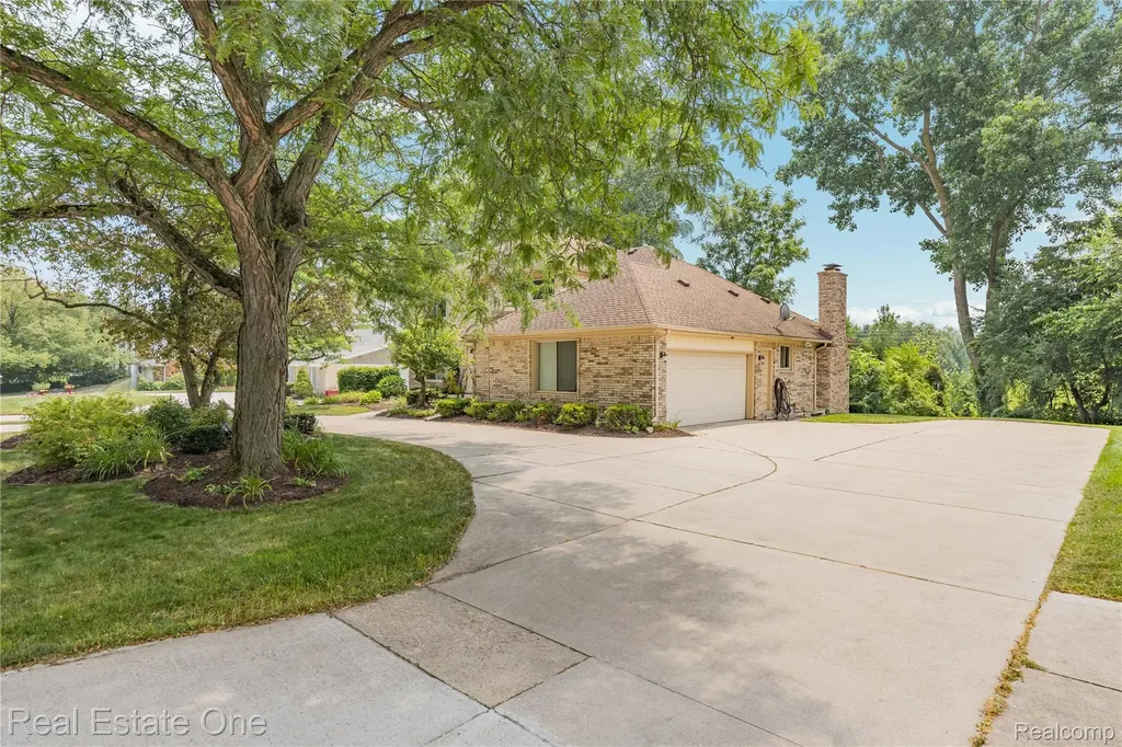 33615 Heritage Hills Drive Farmington Hills City MI 48331
