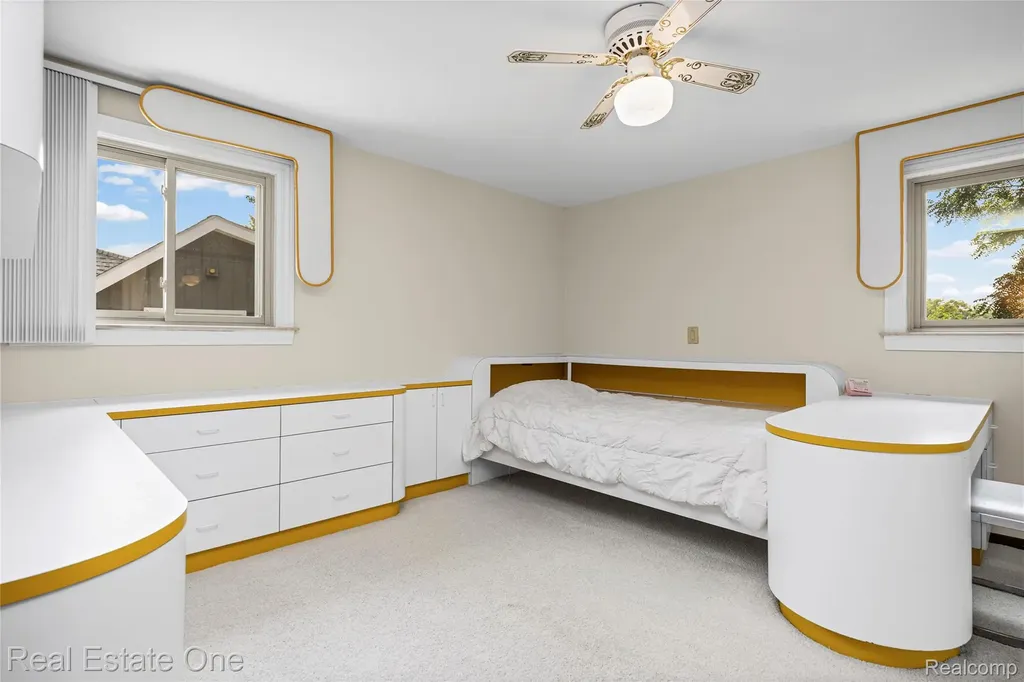33615 Heritage Hills Drive Farmington Hills City MI 48331