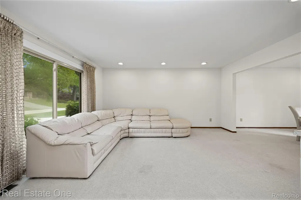 33615 Heritage Hills Drive Farmington Hills City MI 48331