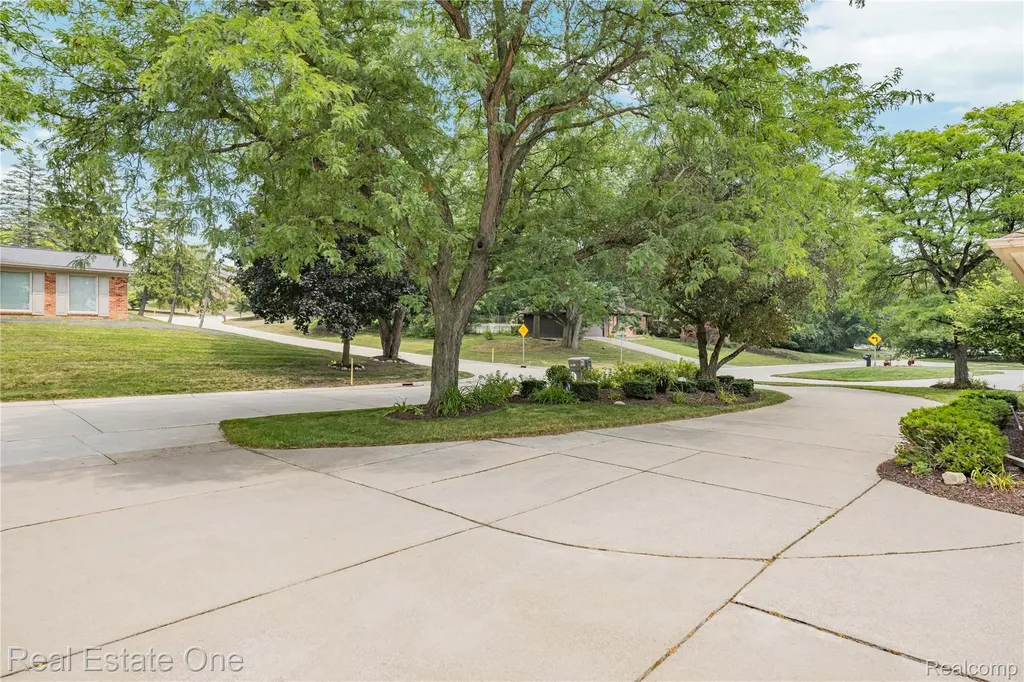 33615 Heritage Hills Drive Farmington Hills City MI 48331