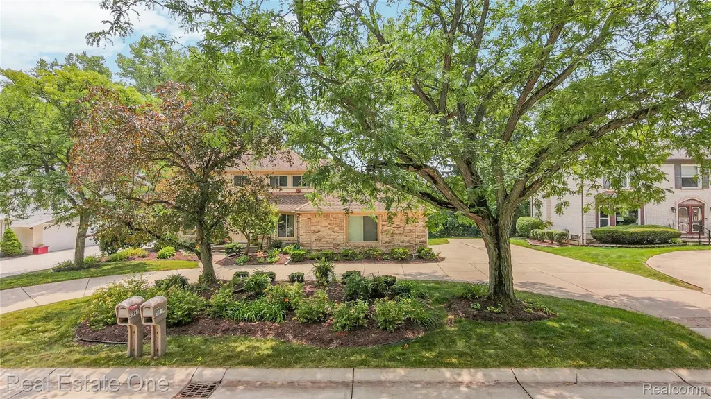 33615 Heritage Hills Drive Farmington Hills City MI 48331