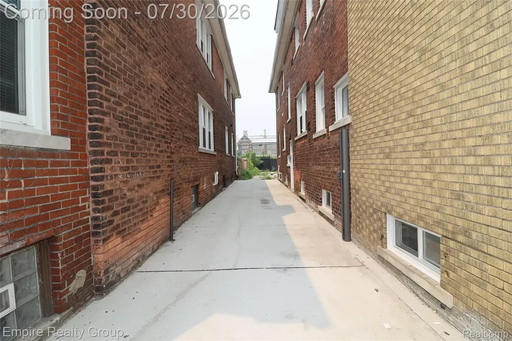 2418 Calvert Street Detroit City MI 48206