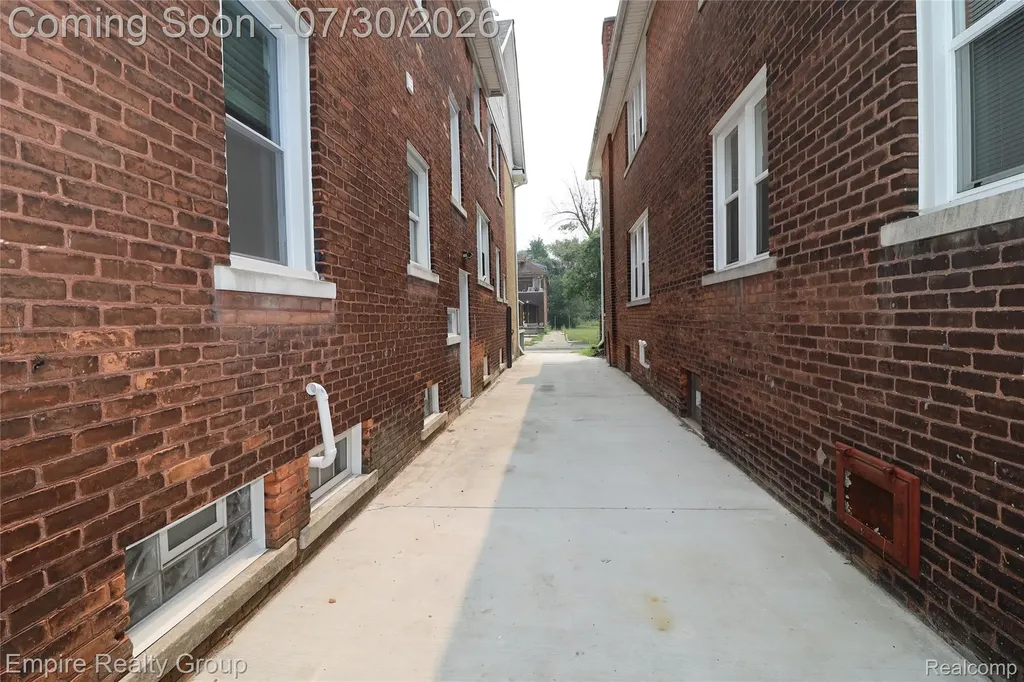 2418 Calvert Street Detroit City MI 48206