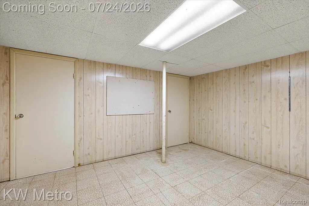 2804 Rhineberry Road Rochester Hills City MI 48309