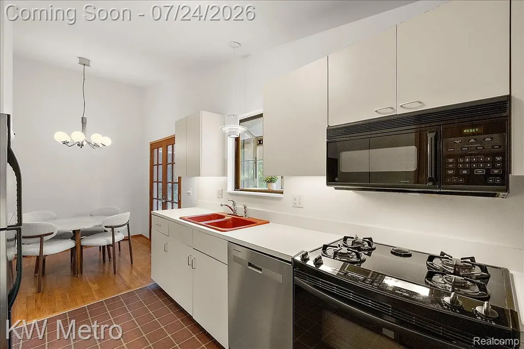 2804 Rhineberry Road Rochester Hills City MI 48309