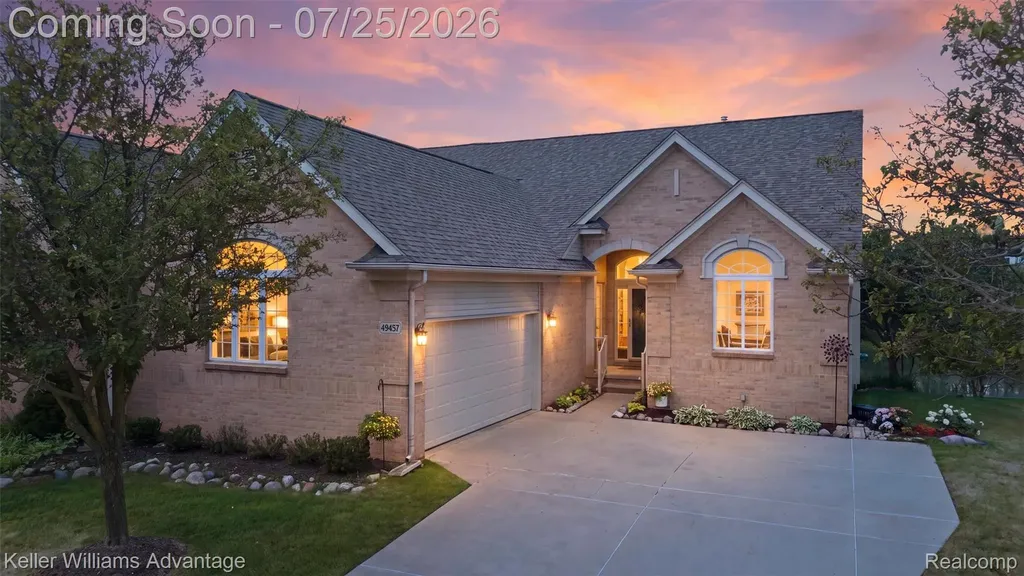 49457 N Glacier Northville Township MI 48168