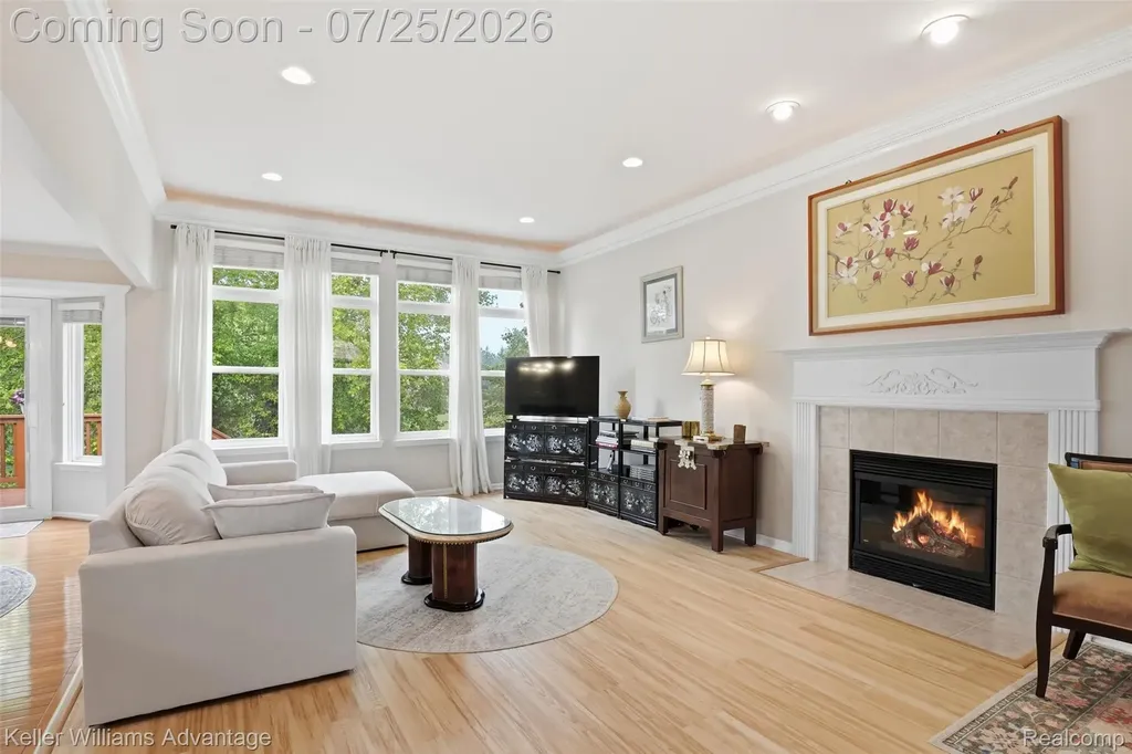 49457 N Glacier Northville Township MI 48168