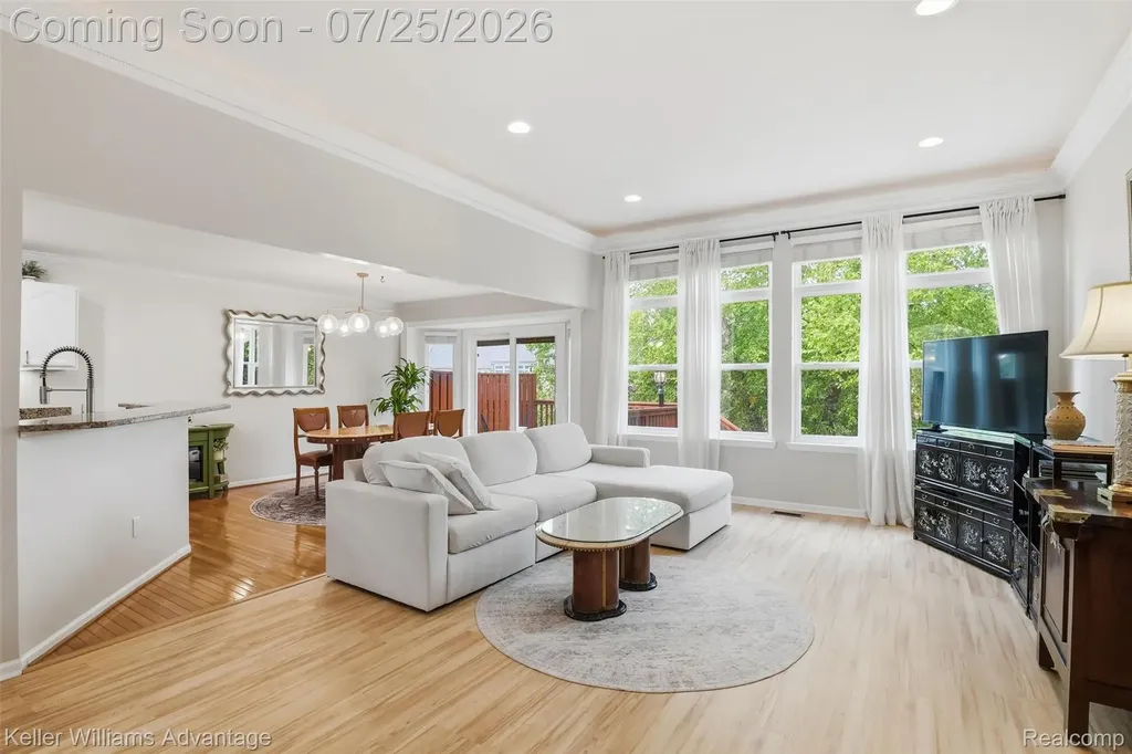 49457 N Glacier Northville Township MI 48168