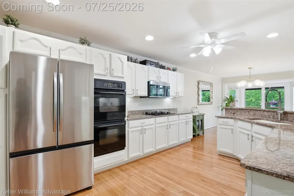 49457 N Glacier Northville Township MI 48168