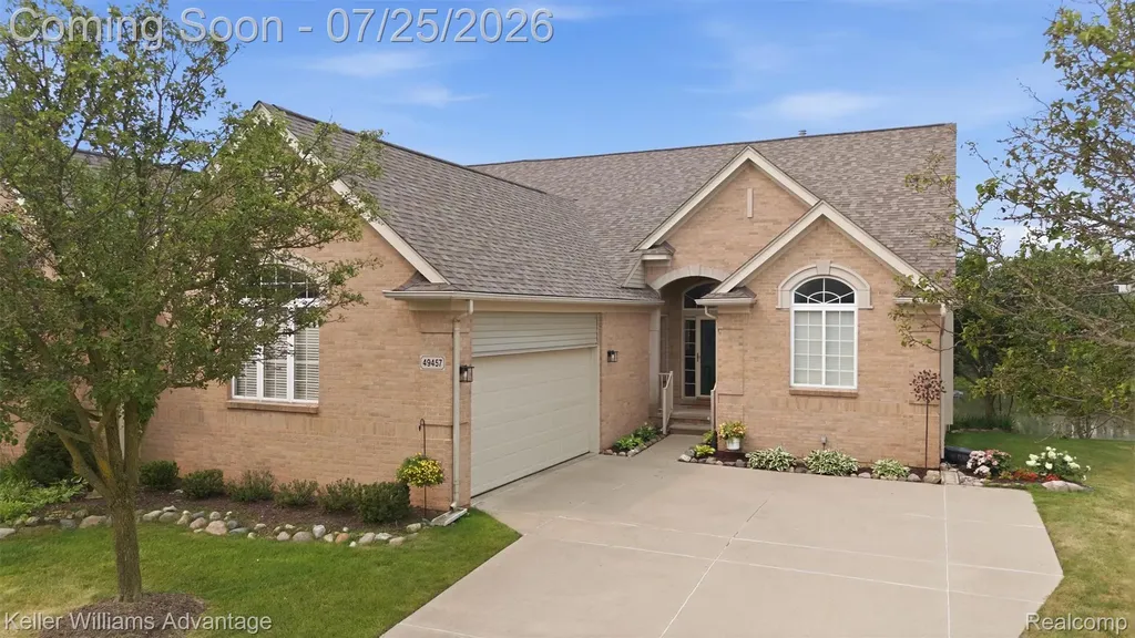 49457 N Glacier Northville Township MI 48168