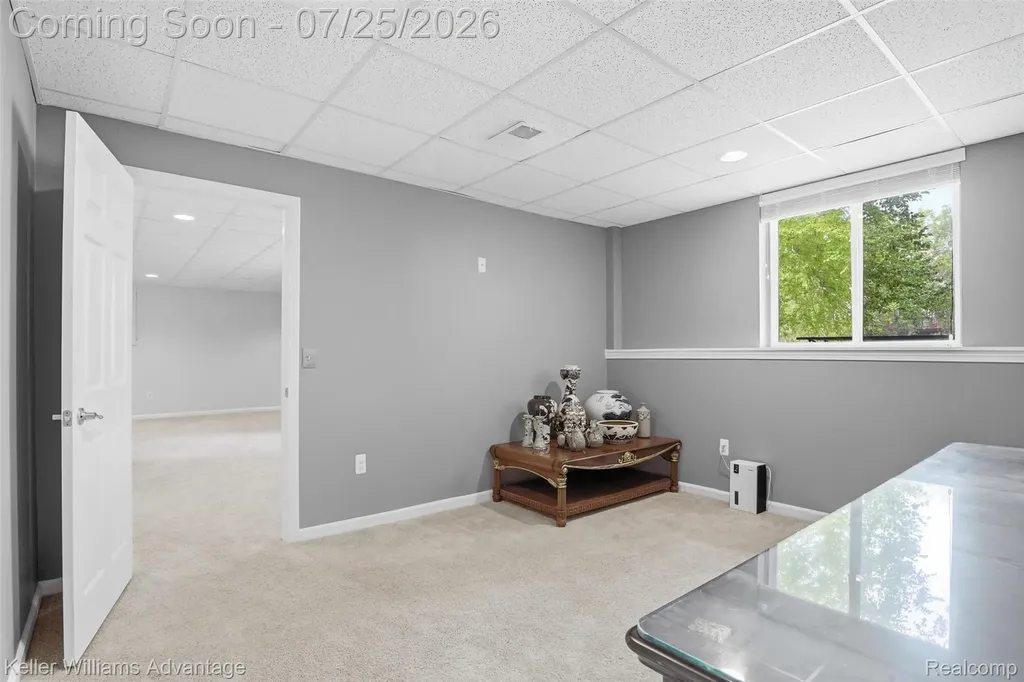 49457 N Glacier Northville Township MI 48168
