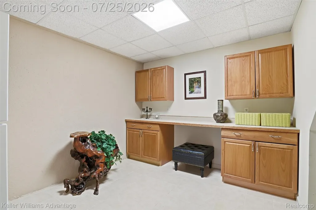 49457 N Glacier Northville Township MI 48168