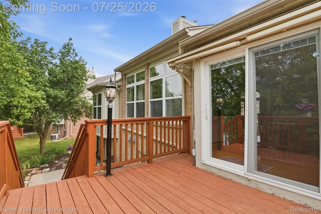 49457 N Glacier Northville Township MI 48168