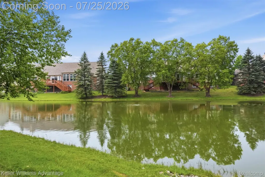49457 N Glacier Northville Township MI 48168