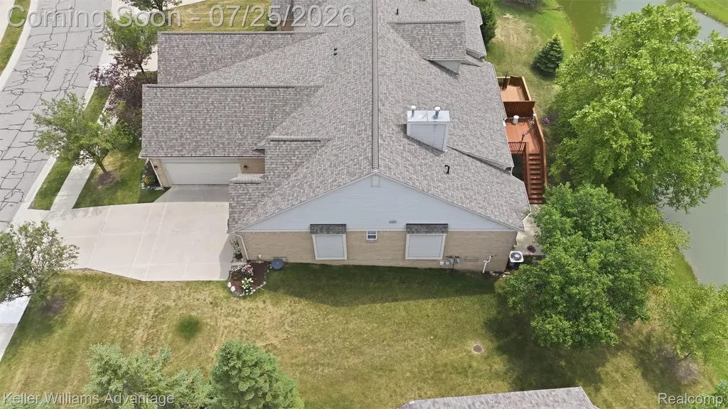 49457 N Glacier Northville Township MI 48168
