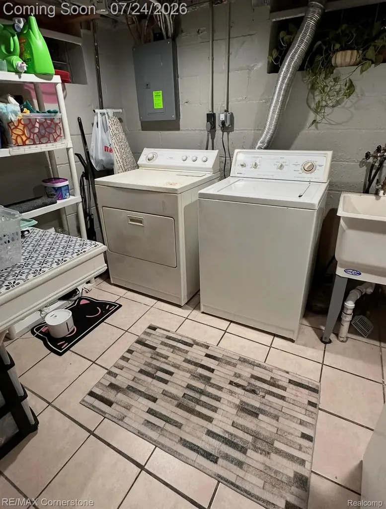 4040 Longtin Avenue Lincoln Park City MI 48146