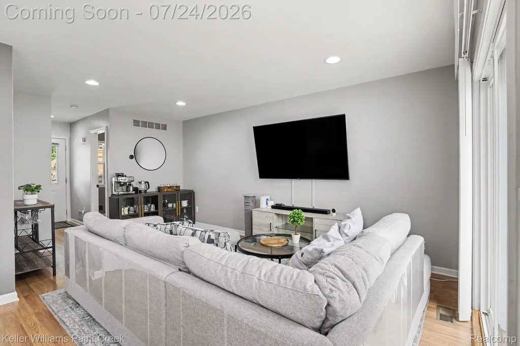 4215 Seeden Street Waterford Charter Township MI 48329