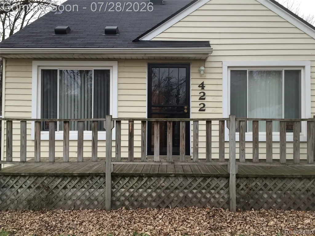 422 W Elza Avenue Hazel Park City MI 48030