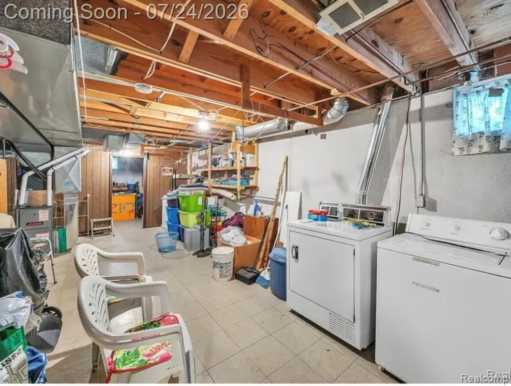 15220 Garfield Redford Charter Township MI 48239