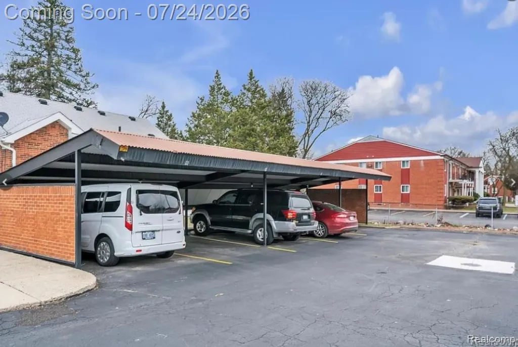 15220 Garfield Redford Charter Township MI 48239