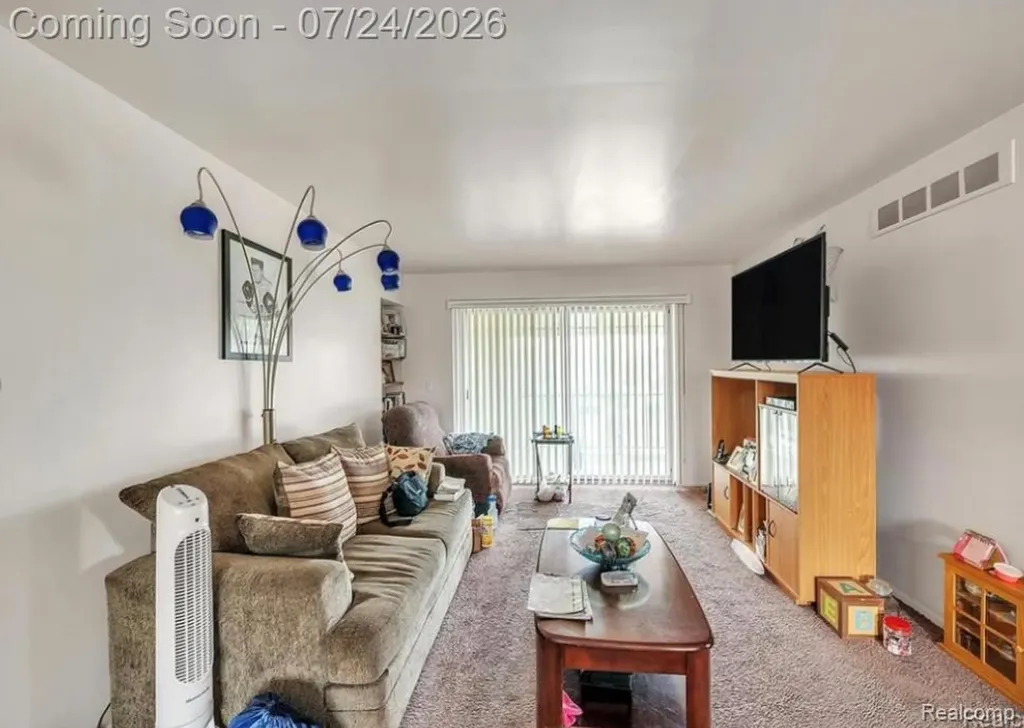 15220 Garfield Redford Charter Township MI 48239