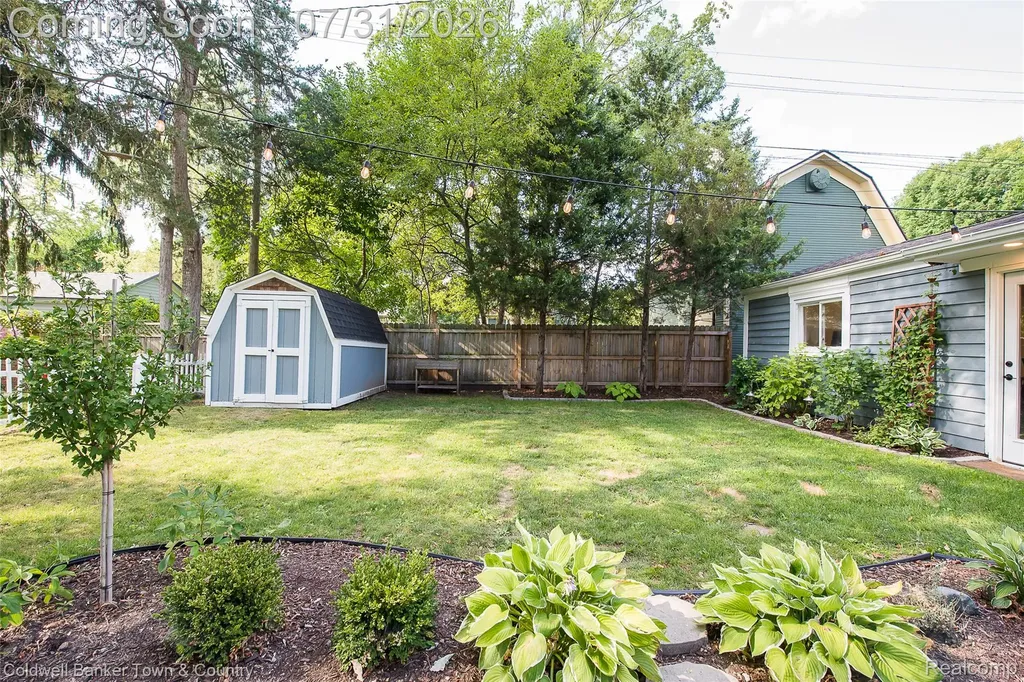 416 W Washington Street Howell City MI 48843