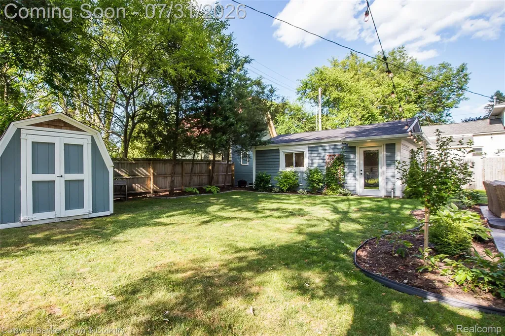 416 W Washington Street Howell City MI 48843