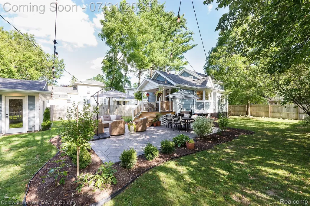416 W Washington Street Howell City MI 48843