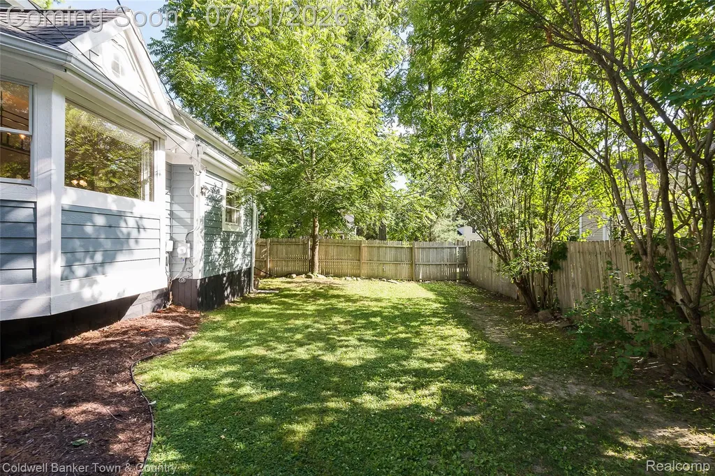 416 W Washington Street Howell City MI 48843