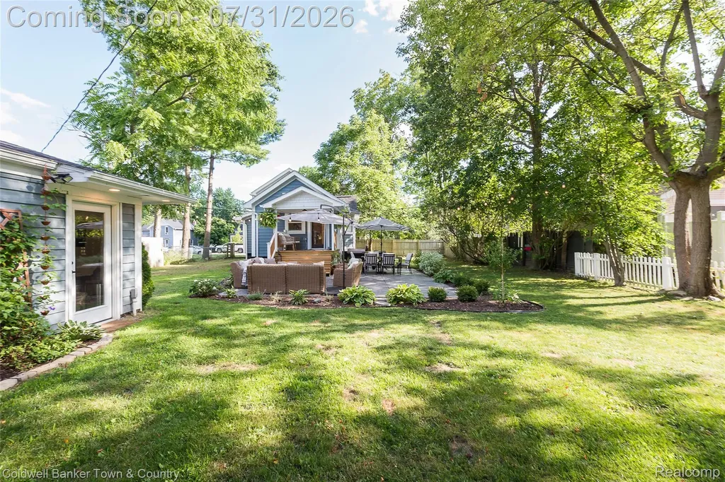 416 W Washington Street Howell City MI 48843