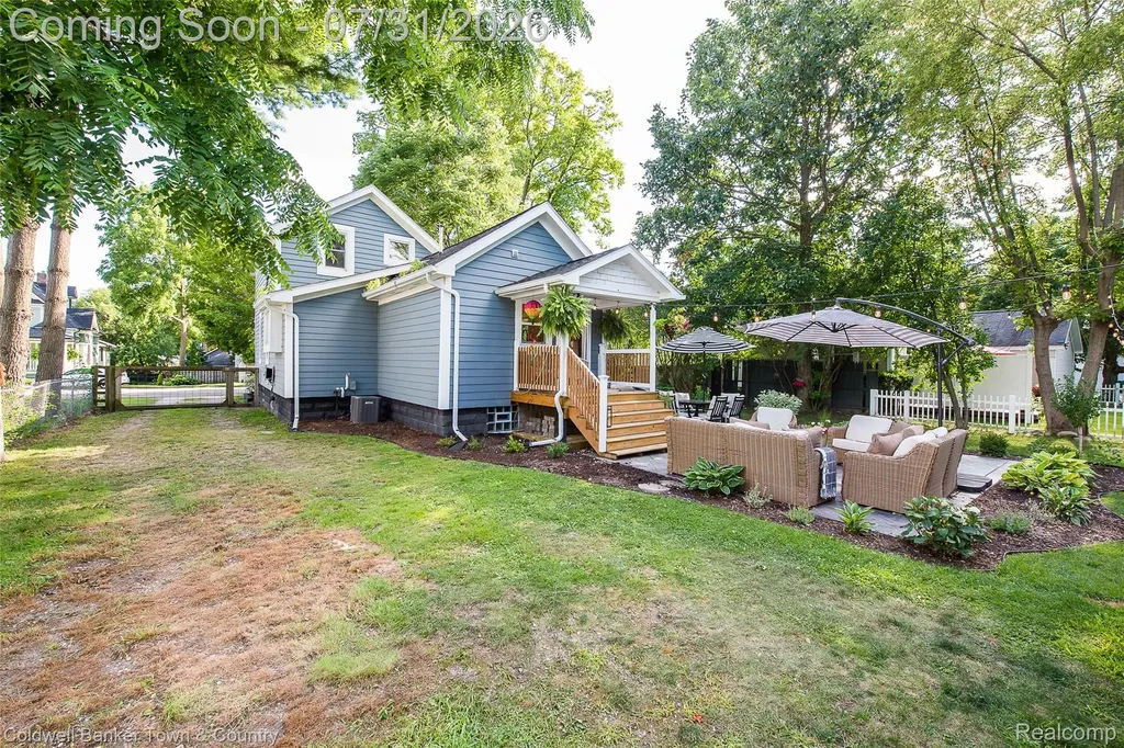 416 W Washington Street Howell City MI 48843