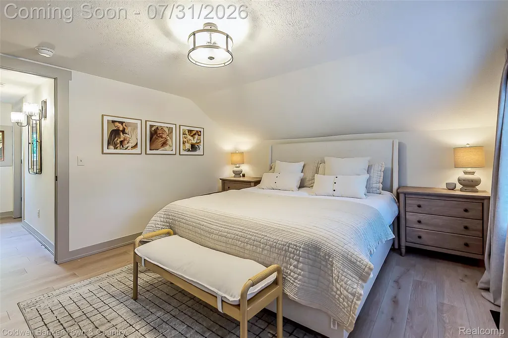 416 W Washington Street Howell City MI 48843