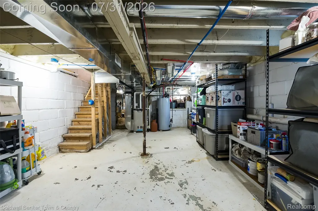 416 W Washington Street Howell City MI 48843