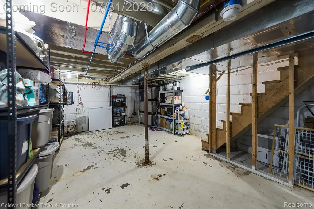 416 W Washington Street Howell City MI 48843