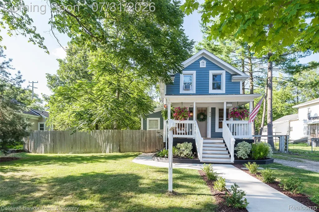416 W Washington Street Howell City MI 48843