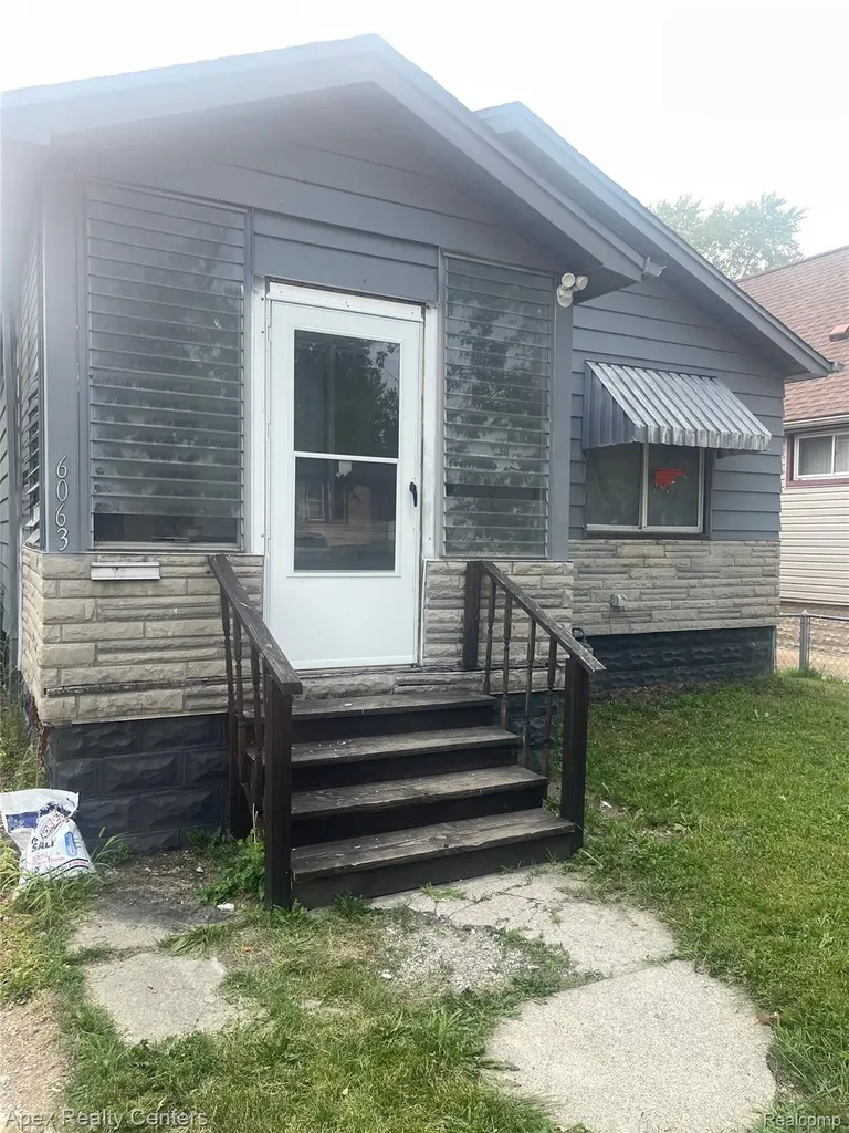 6063 Auburn Street Detroit City MI 48228