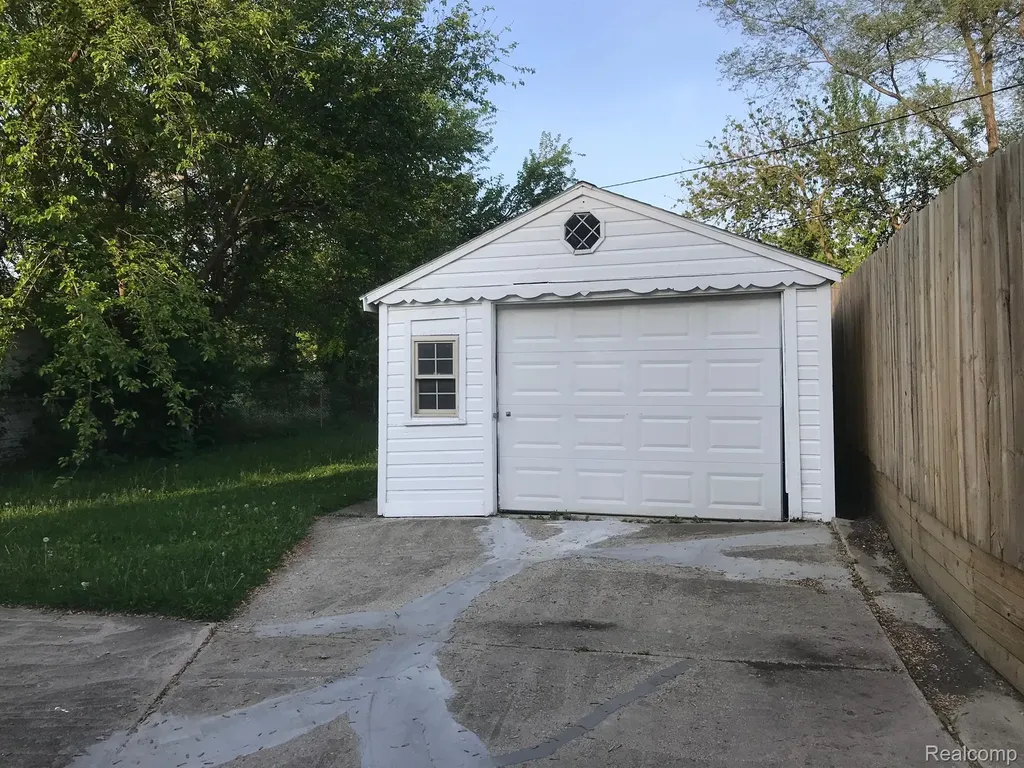6422 Plainview Avenue Detroit City MI 48228