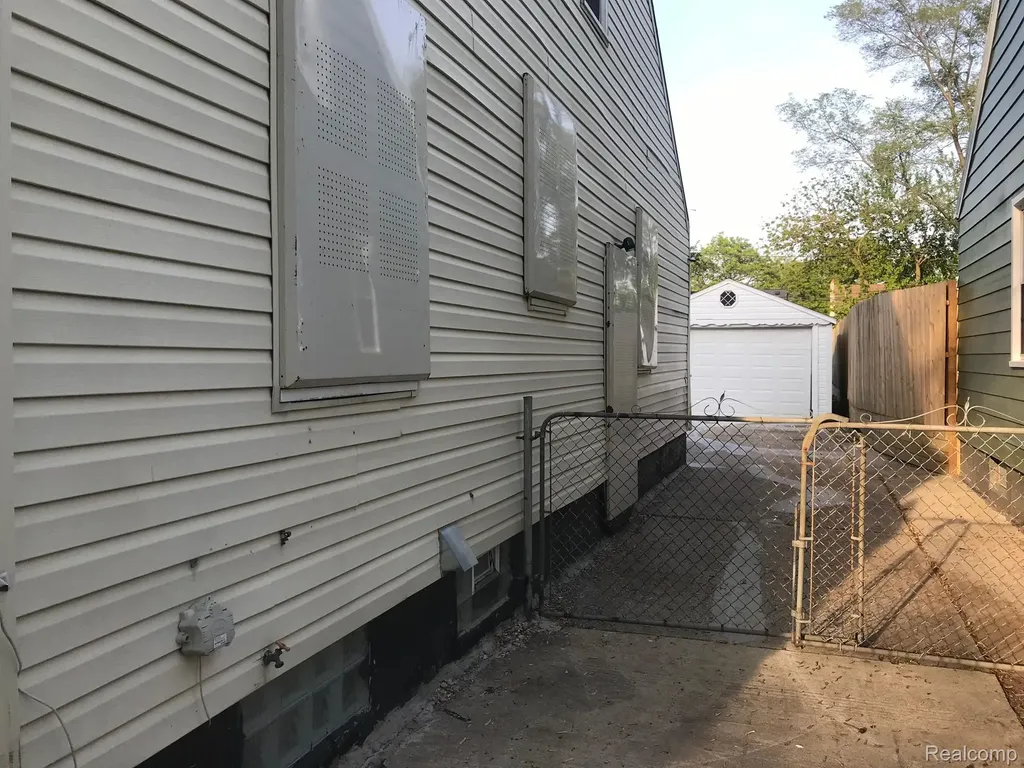 6422 Plainview Avenue Detroit City MI 48228