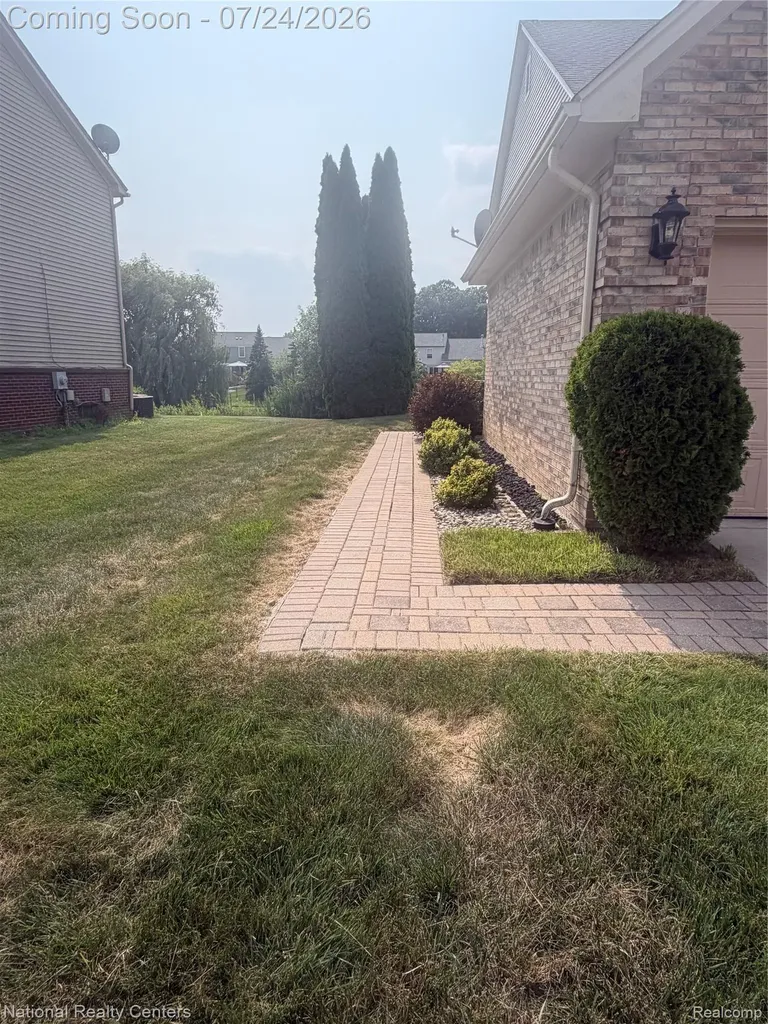 6390 Briarcliff Drive Van Buren Charter Township MI 48111