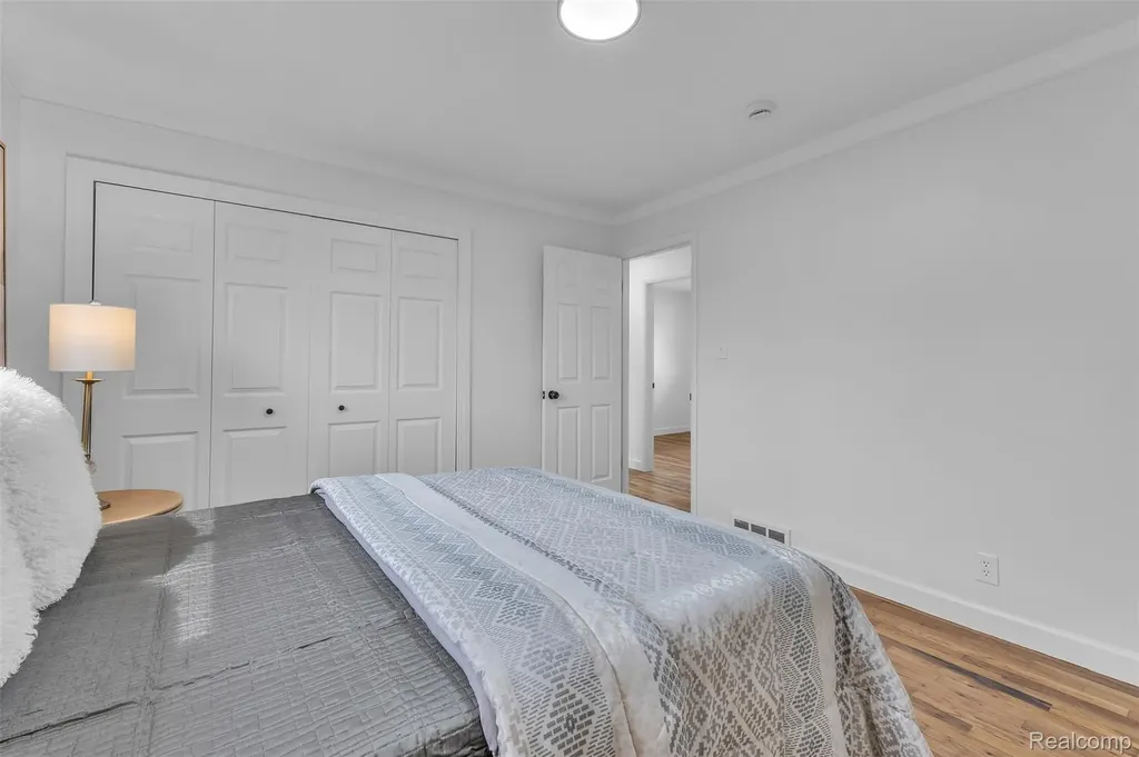 40311 Colony Drive Sterling Heights City MI 48313