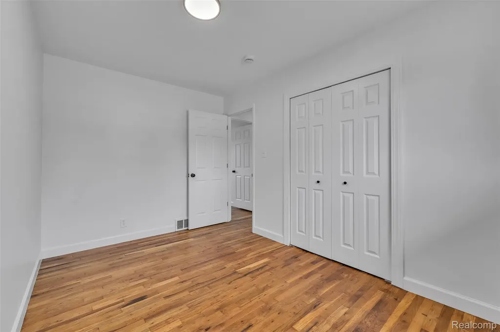 40311 Colony Drive Sterling Heights City MI 48313