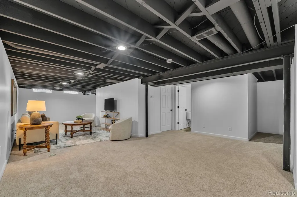 40311 Colony Drive Sterling Heights City MI 48313