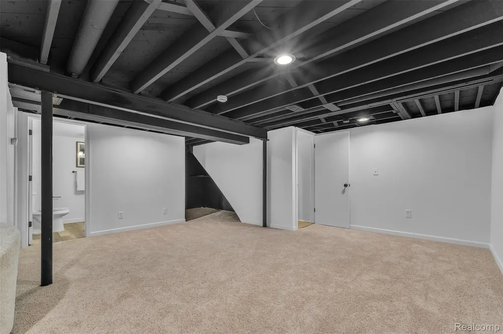 40311 Colony Drive Sterling Heights City MI 48313