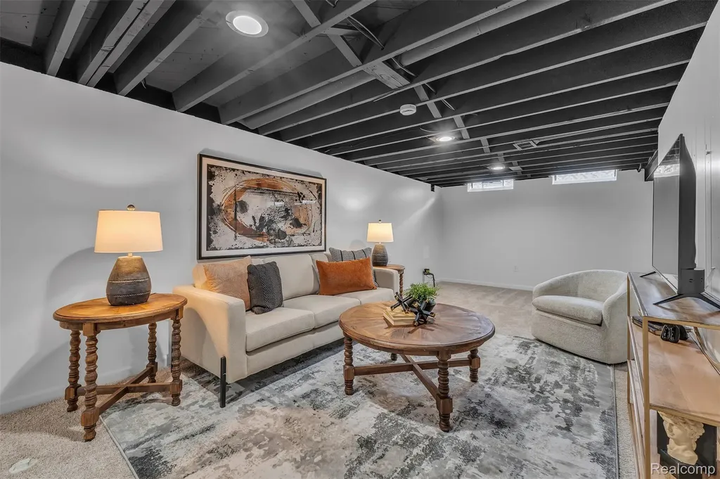 40311 Colony Drive Sterling Heights City MI 48313