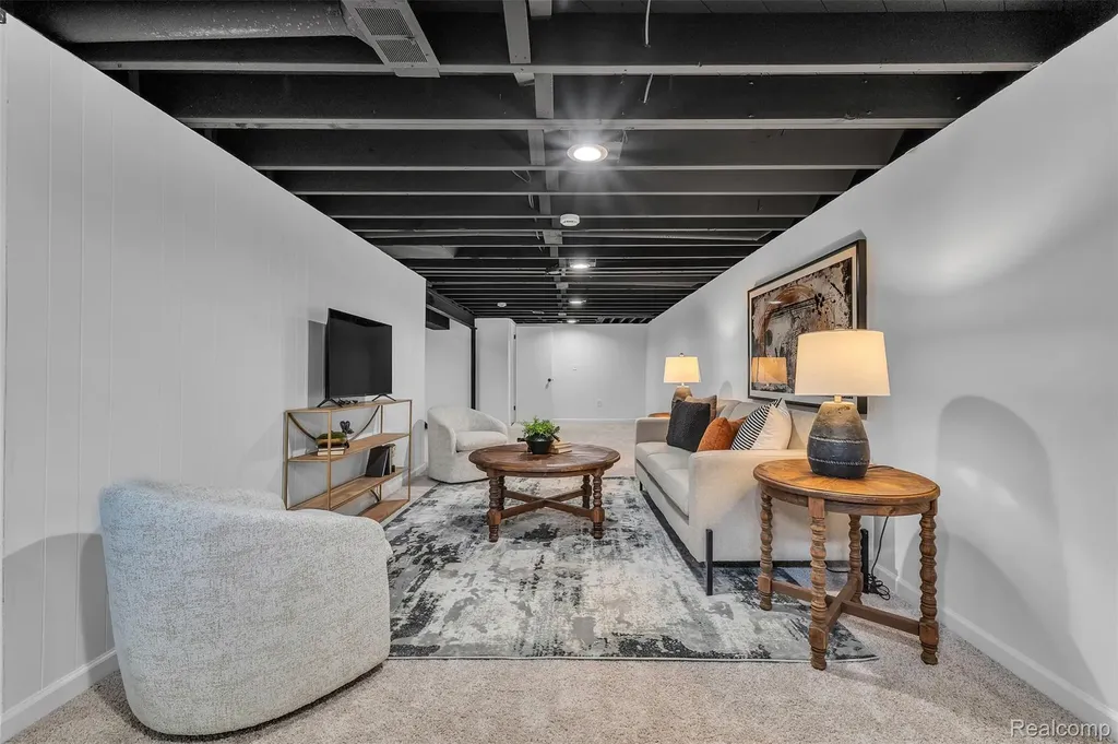 40311 Colony Drive Sterling Heights City MI 48313