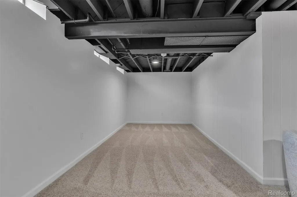 40311 Colony Drive Sterling Heights City MI 48313
